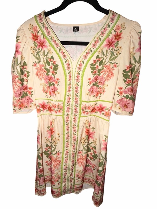 Source Unknown Dresses & Skirts - Cream Floral V-Neck Women’s Dress with Pink Accents